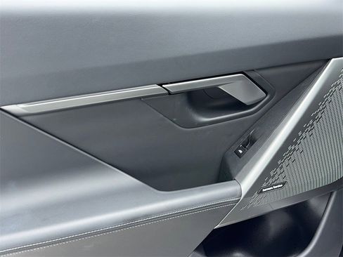 Used 2025 BMW 530i image 43