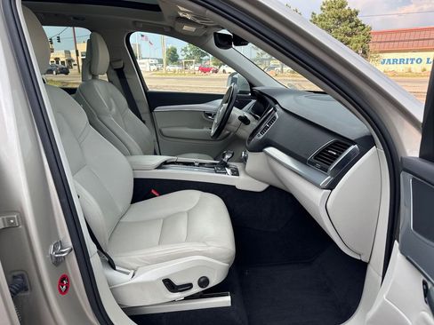 Used 2016 Volvo XC90 T5 Momentum image 18