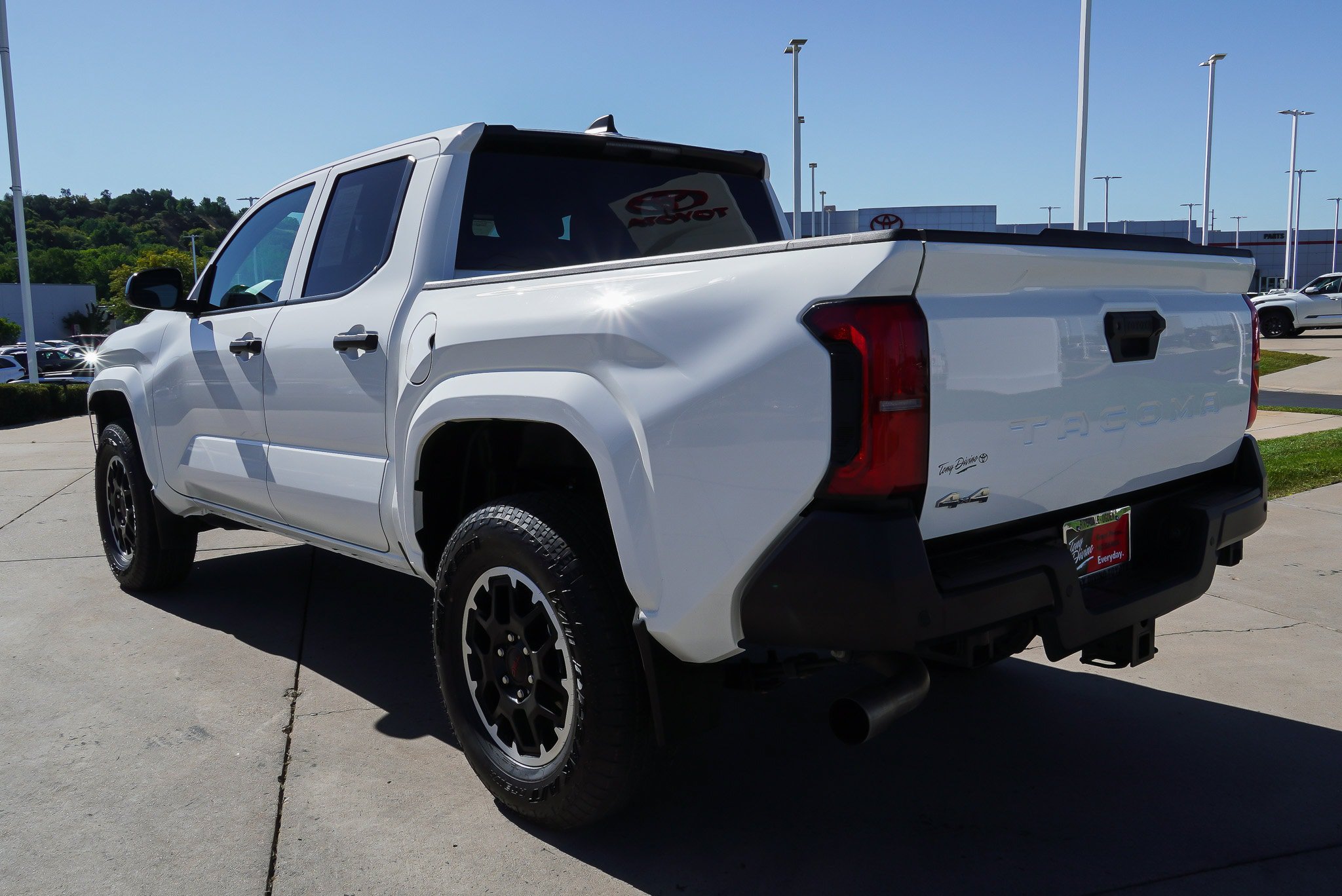 Certified 2024 Toyota Tacoma SR w/ SR Upgrade Package AWD/4WD image 6