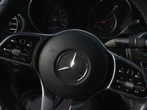 Used 2020 Mercedes-Benz GLC 300 4MATIC image 13