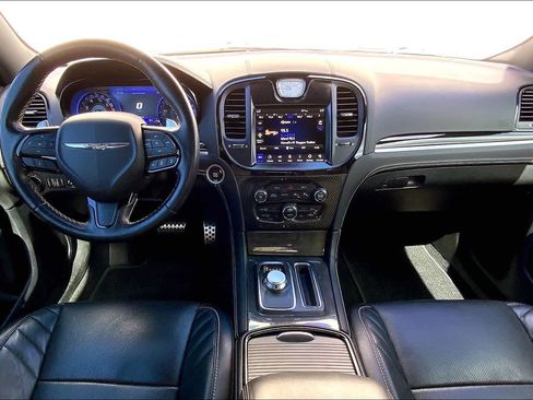 Used 2023 Chrysler 300 C RWD image 10
