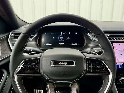 Used 2023 Jeep Grand Cherokee Overland w/ Luxury Tech Group IV image 23