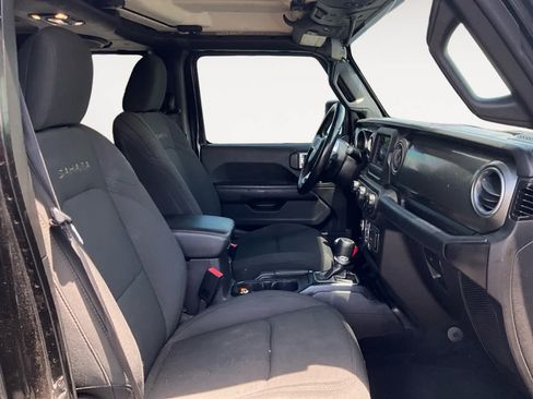 Used 2021 Jeep Wrangler Unlimited Sahara AWD/4WD image 15