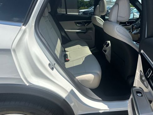 New 2026 Mercedes-Benz GLC 350e 4MATIC image 17