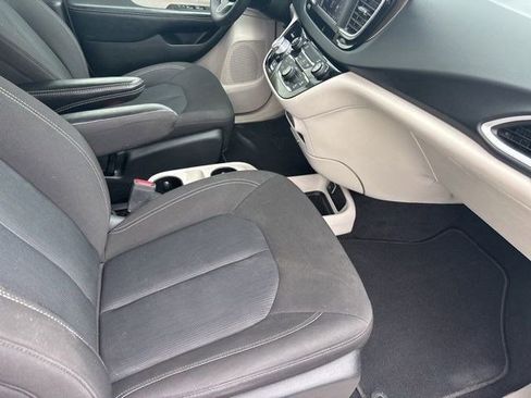 Used 2023 Chrysler Voyager LX FWD image 37