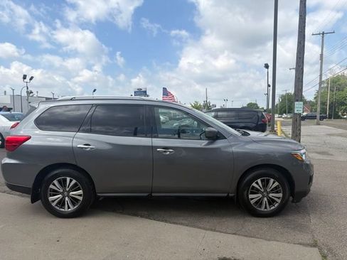 Used 2019 Nissan Pathfinder S AWD/4WD image 8