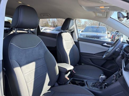 Used 2023 Volkswagen Taos SE image 18