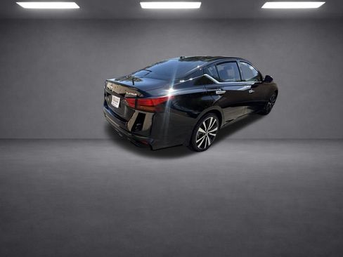 Used 2020 Nissan Altima 2.5 Platinum FWD image 14