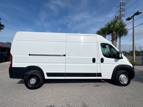 Used 2023 RAM ProMaster 2500 image 2