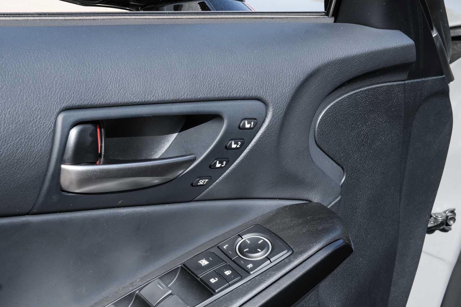 Used 2022 Lexus IS 500 RWD image 38