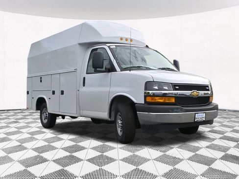 New 2025 Chevrolet Express 3500 w/ Power Convenience Package RWD image 23