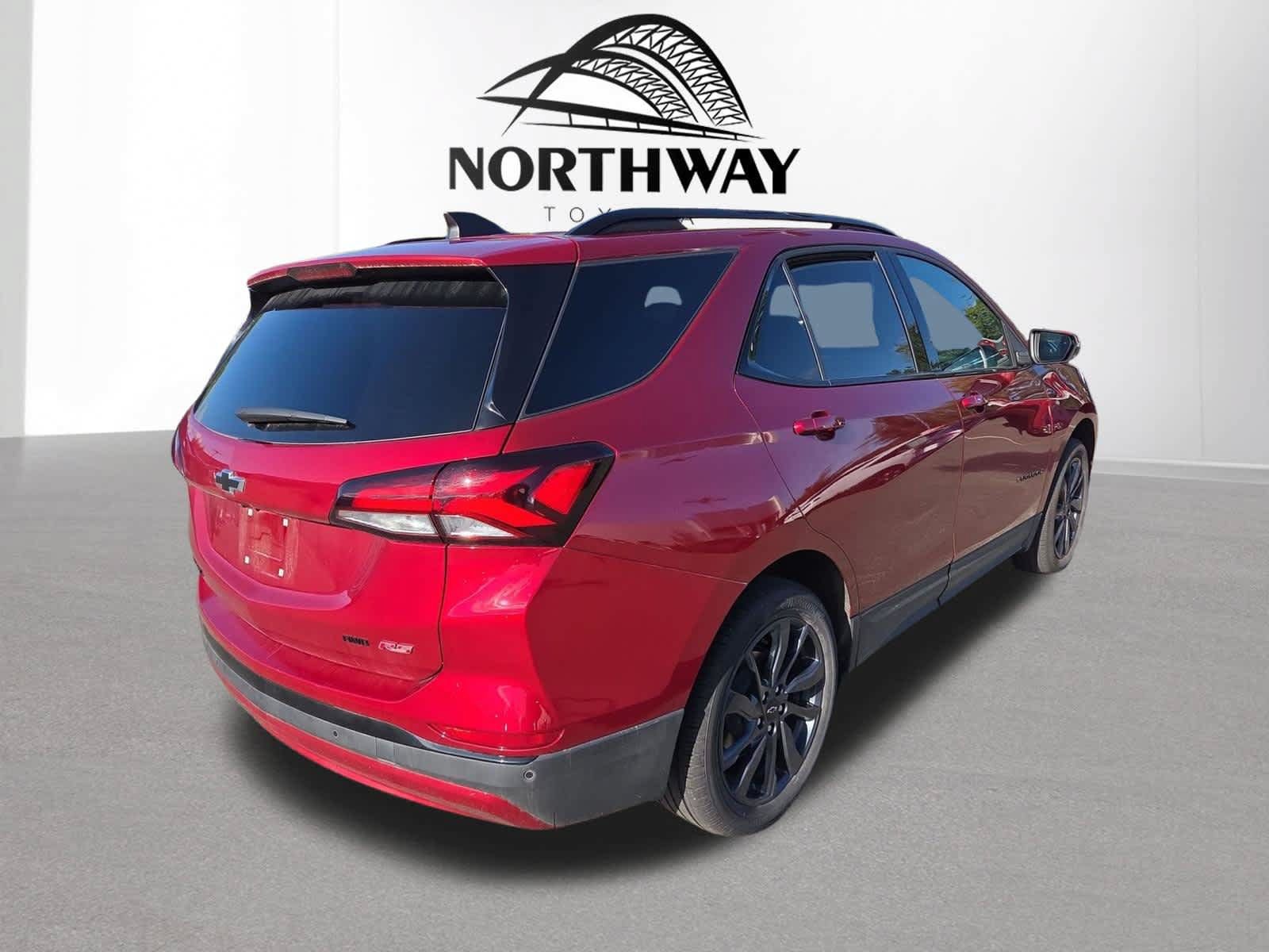 Used 2024 Chevrolet Equinox RS w/ RS Leather Package AWD/4WD image 3