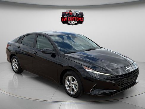 Used 2023 Hyundai Elantra SE FWD image 1
