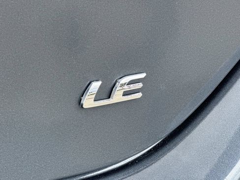 Used 2015 Toyota Corolla LE FWD image 13