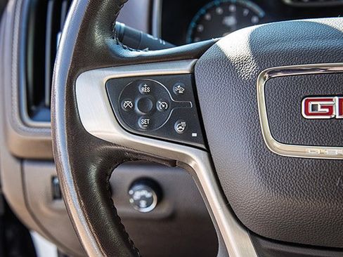 Used 2022 GMC Canyon Denali image 9