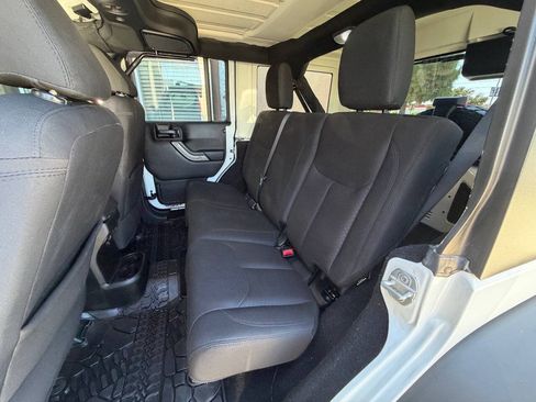 Used 2018 Jeep Wrangler Unlimited Sport AWD/4WD image 14