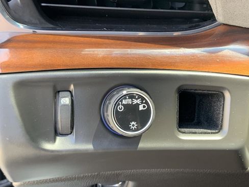 Used 2016 Cadillac Escalade Premium image 14