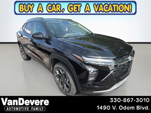 Used 2025 Chevrolet Trax LT w/ Driver Confidence Package FWD image 1