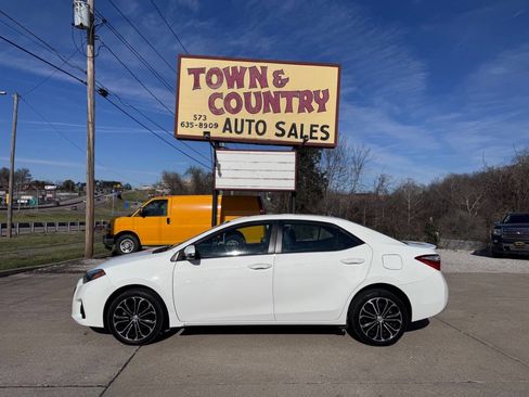 Used 2014 Toyota Corolla S w/ Driver Convenience Package image 4