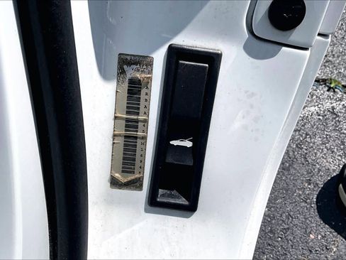 Used 2015 Alfa Romeo 4C Spider w/ Spider Track Package image 37