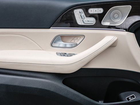 Certified 2023 Mercedes-Benz GLS 580 4MATIC image 21