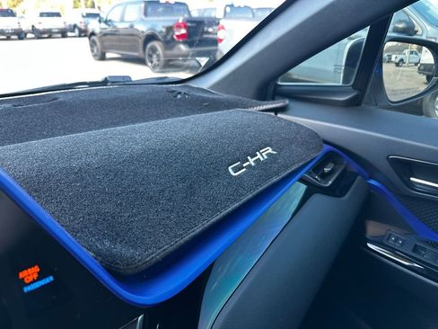 Used 2020 Toyota C-HR XLE image 60