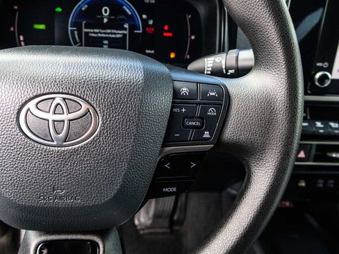Certified 2025 Toyota Camry LE FWD image 37