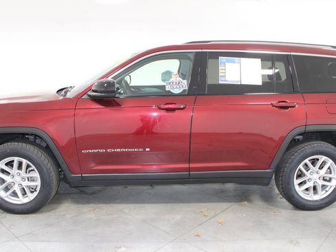 Used 2023 Jeep Grand Cherokee L Laredo image 6