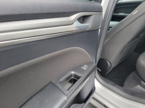 Certified 2019 Ford Fusion SE image 14