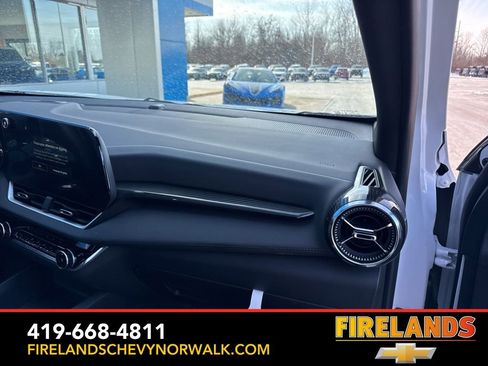 New 2026 Chevrolet Equinox LT w/ Convenience Package II image 25