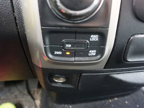 Used 2018 RAM 1500 Classic SLT image 14