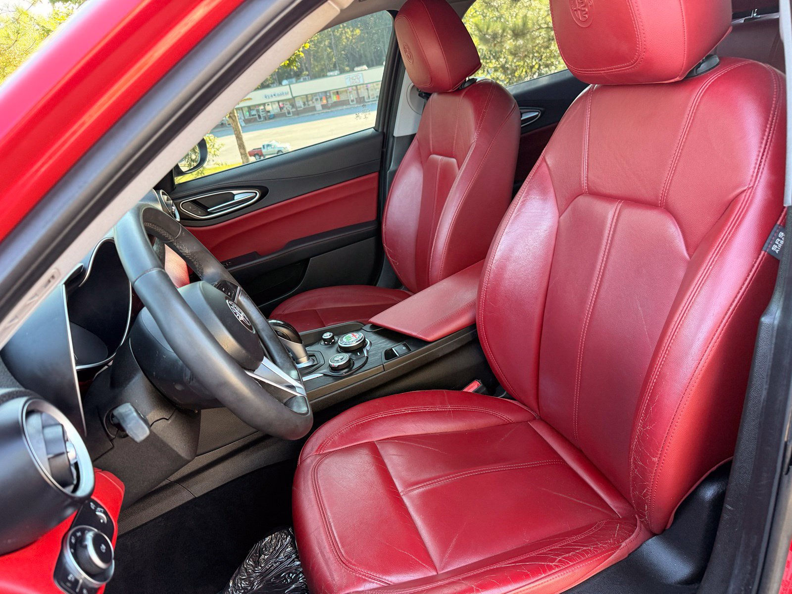 Used 2017 Alfa Romeo Giulia AWD image 36