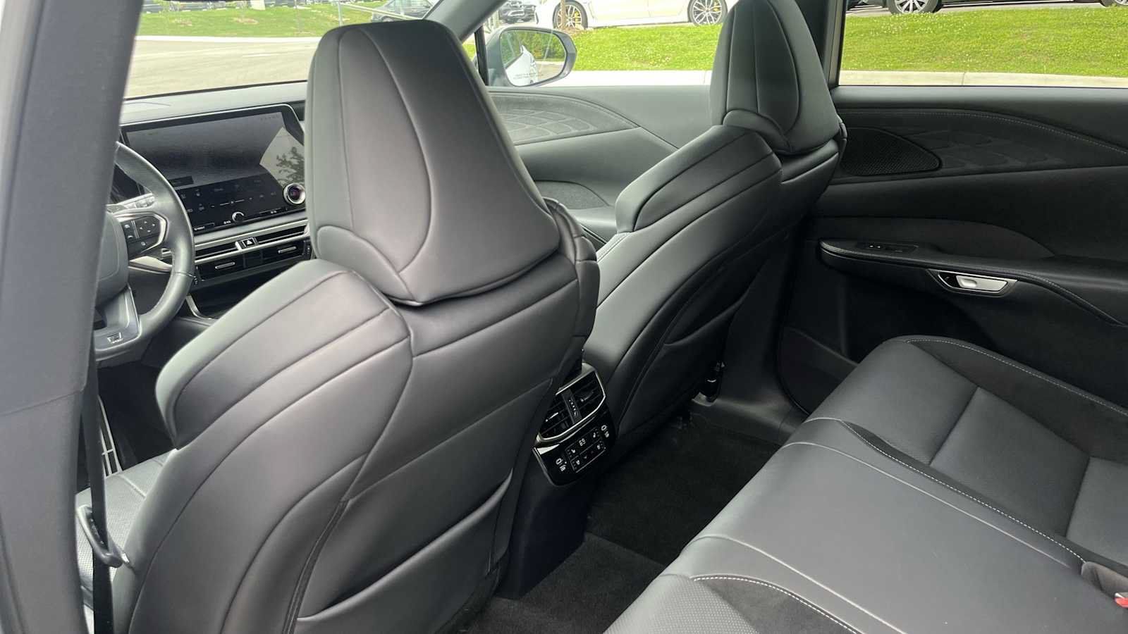 Used 2023 Lexus RX 500h F Sport w/ Cold Area Package AWD/4WD image 32