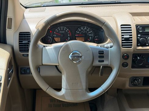 Used 2007 Nissan Frontier SE w/ Power Pkg AWD/4WD image 16