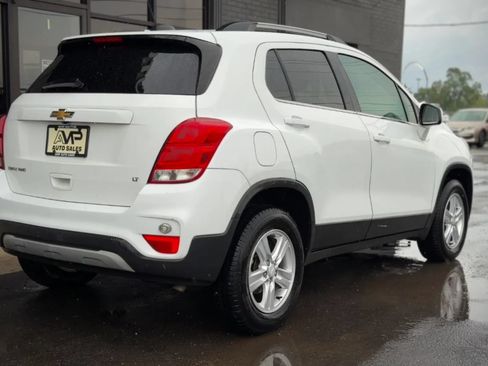 Used 2018 Chevrolet Trax LT AWD/4WD image 2