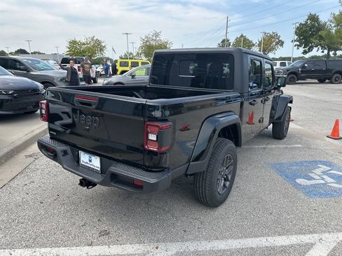 New 2025 Jeep Gladiator Sport image 25