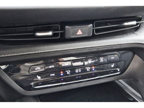 Used 2021 Buick Envision Essence image 28