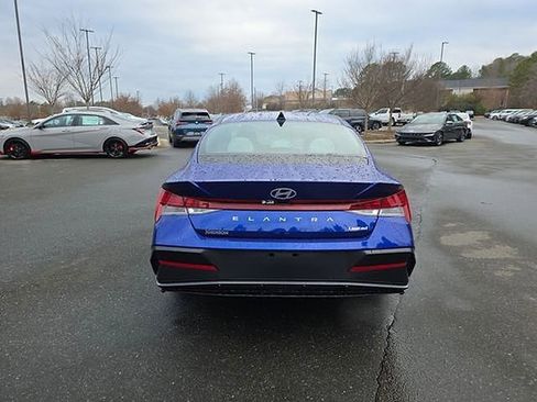 New 2026 Hyundai Elantra Limited image 17