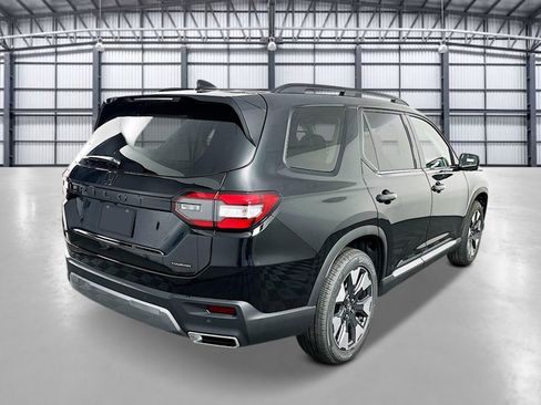 New 2026 Honda Pilot Touring image 4