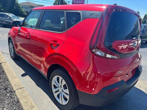 Used 2020 Kia Soul LX FWD image 3
