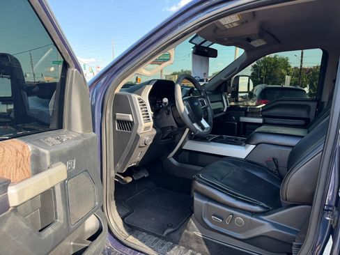 Used 2017 Ford F250 Lariat w/ Lariat Value Package AWD/4WD image 4