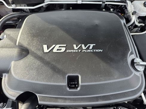 Used 2020 Chevrolet Colorado W/T w/ WT Convenience Package RWD image 40