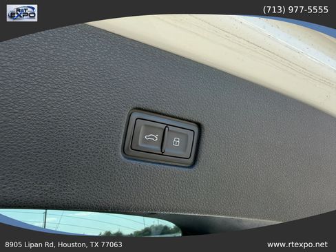 Used 2019 Audi Q8 Premium w/ Convenience Package AWD/4WD image 31