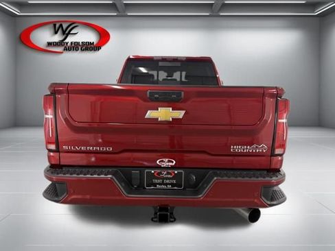Used 2024 Chevrolet Silverado 2500 High Country w/ High Country Premium Package image 7