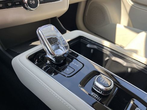 New 2026 Volvo XC90 B5 Ultra image 19