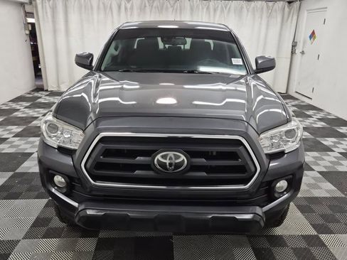 Used 2020 Toyota Tacoma 2WD Double Cab image 2