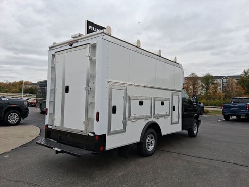New 2025 GMC Savana 3500 w/ Power Convenience Package RWD image 8