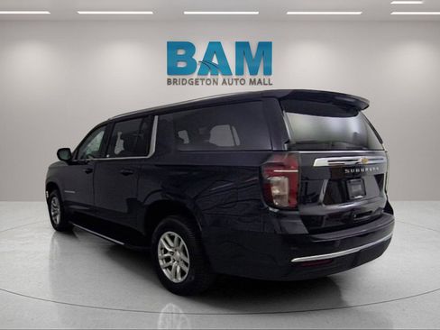 Used 2023 Chevrolet Suburban LT image 5
