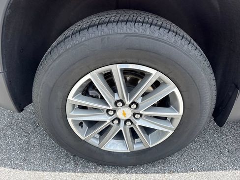 Used 2023 Chevrolet Traverse LT FWD image 17