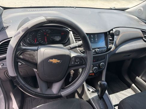 Used 2017 Chevrolet Trax LS AWD/4WD image 10